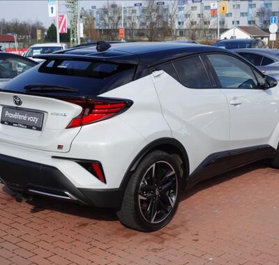 Toyota C-HR 4