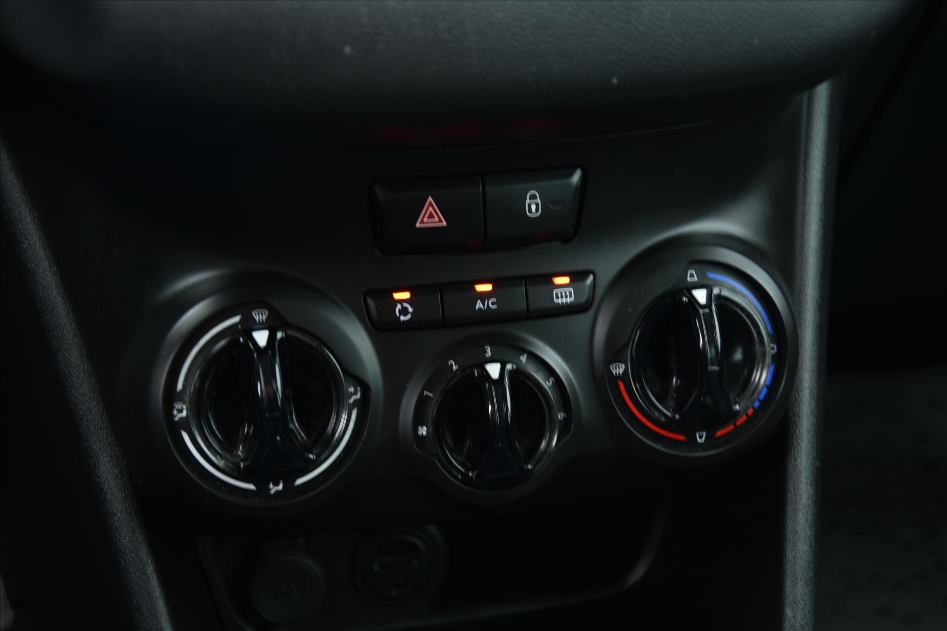 Peugeot 208 Hatchback 1,2 l 60 kw