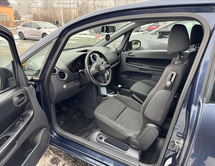 Mitsubishi Colt Hatchback 1,1 l 55 kw