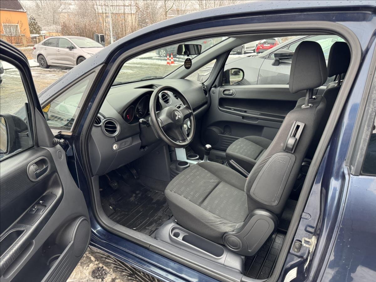 Mitsubishi Colt Hatchback 1,1 l 55 kw