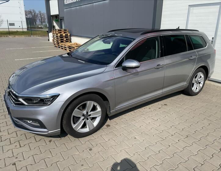 Volkswagen Passat 1