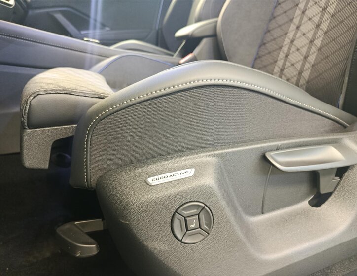 Volkswagen Tayron SUV / Terénní 2,0 l 150 kw