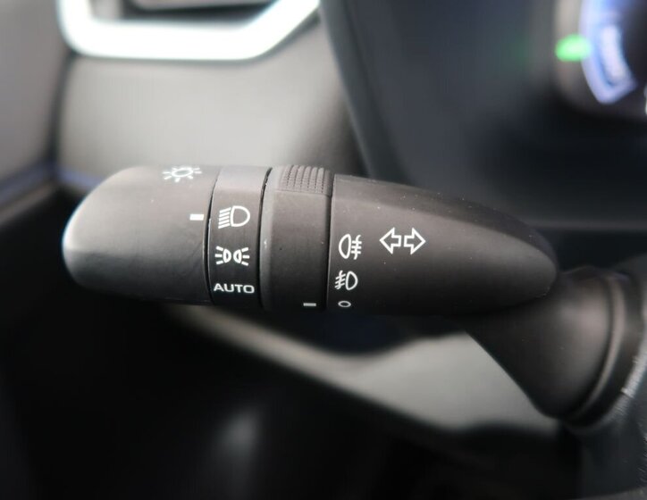 Toyota RAV4 SUV / Terénní 2,5 l 131 kw