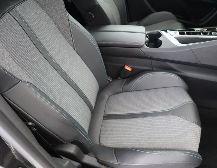 Peugeot 5008 SUV / Terénní 1,5 l 96 kw