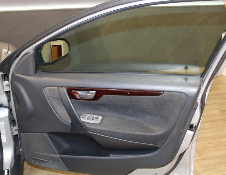 Volvo V70 Kombi 2,4 l 125 kw