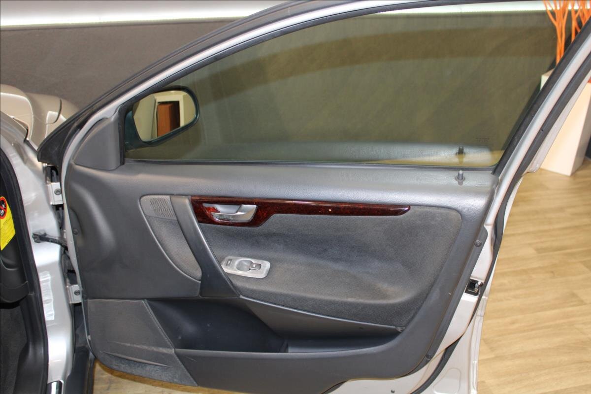 Volvo V70 Kombi 2,4 l 125 kw