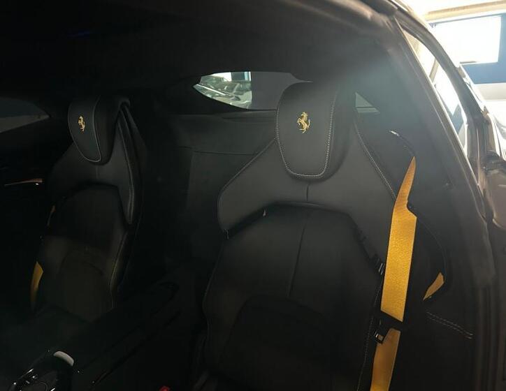 Ferrari Purosangue 12