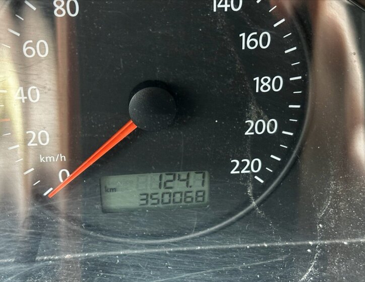 Volkswagen Caravelle 23