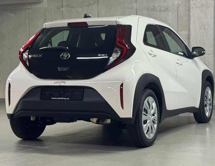 Toyota Aygo Hatchback 1,5 l 53 kw