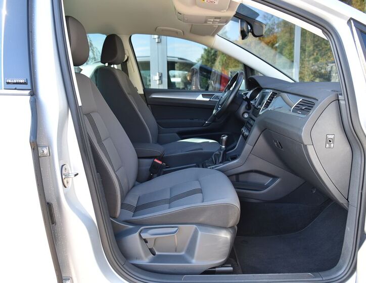 Volkswagen Golf Sportsvan 19