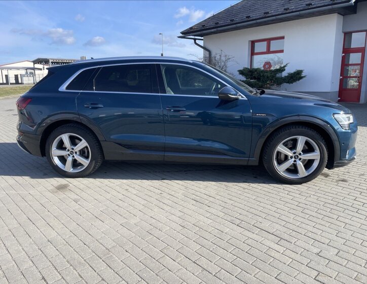 Audi e-tron Kombi 0,0 300 kw