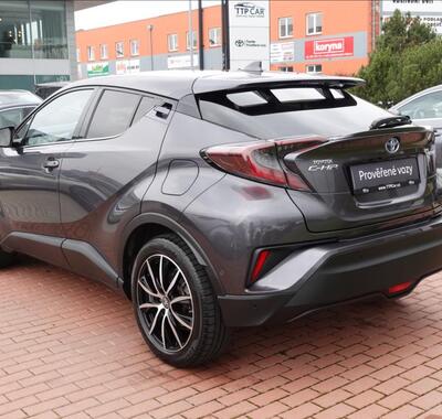 Toyota C-HR 6