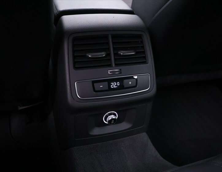 Audi A4 Kombi 2,0 l 140 kw