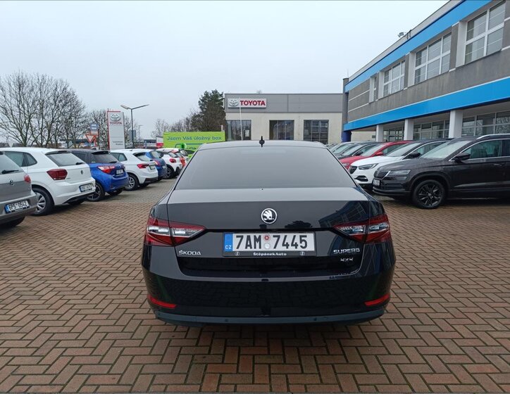 Škoda Superb Liftback 2,0 l 140 kw