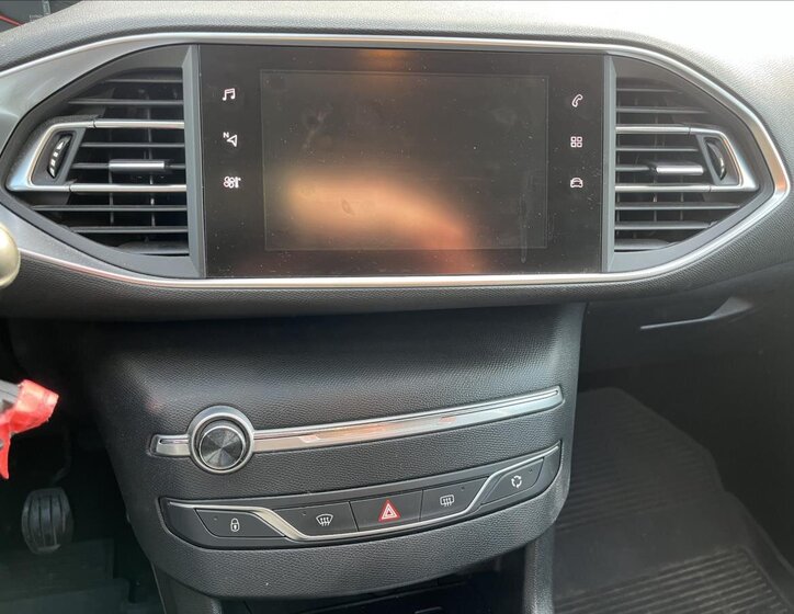 Peugeot 308 Kombi 1,5 l 96 kw