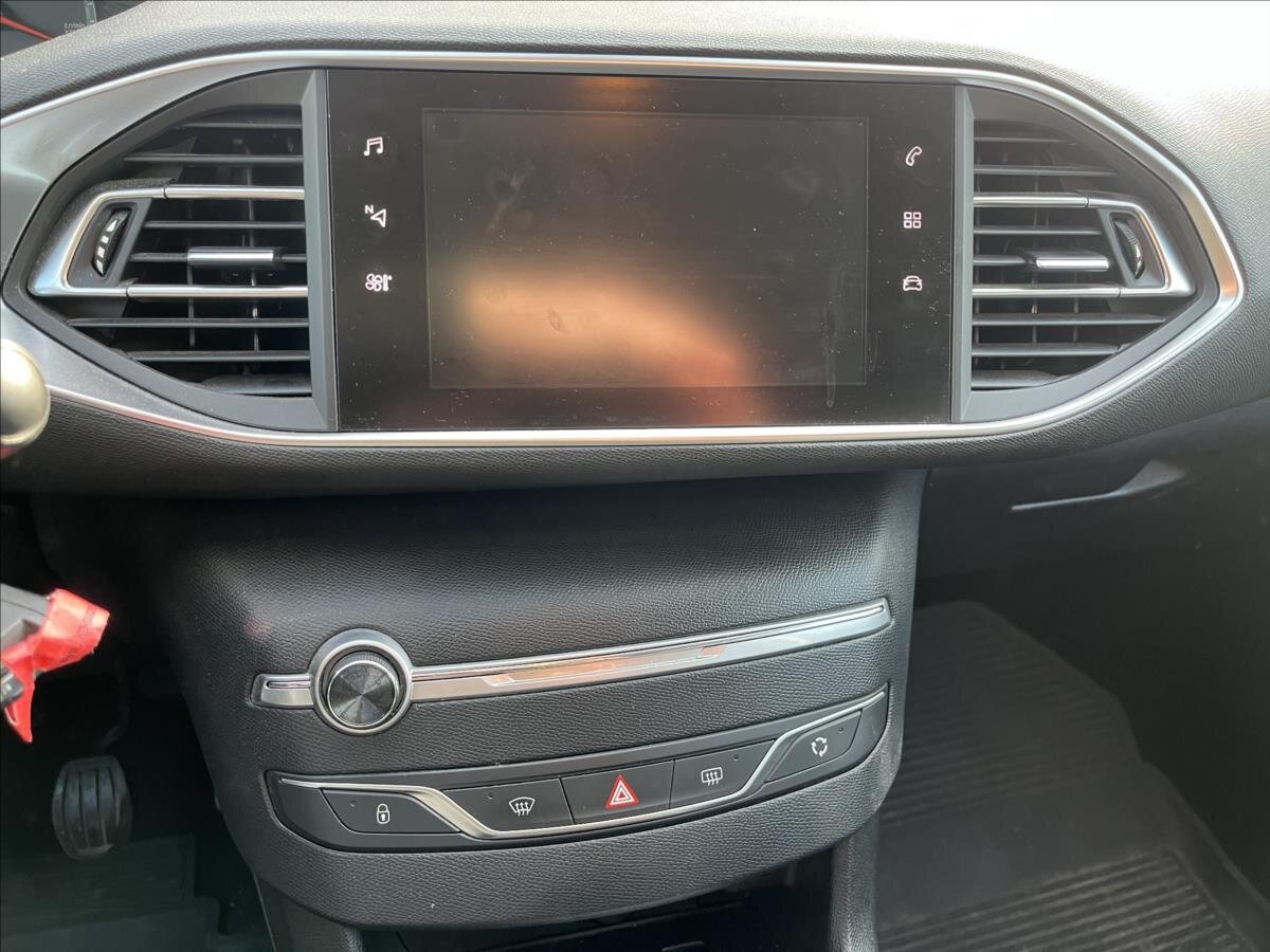 Peugeot 308 Kombi 1,5 l 96 kw