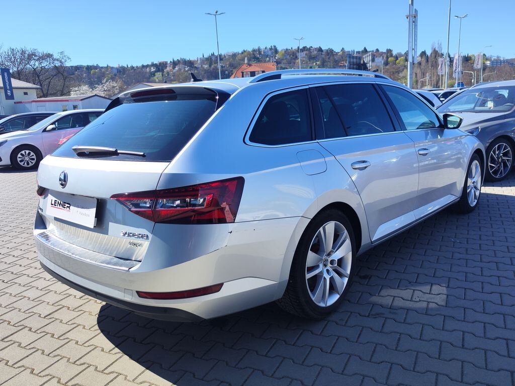 Škoda Superb Kombi 2,0 l 140 kw