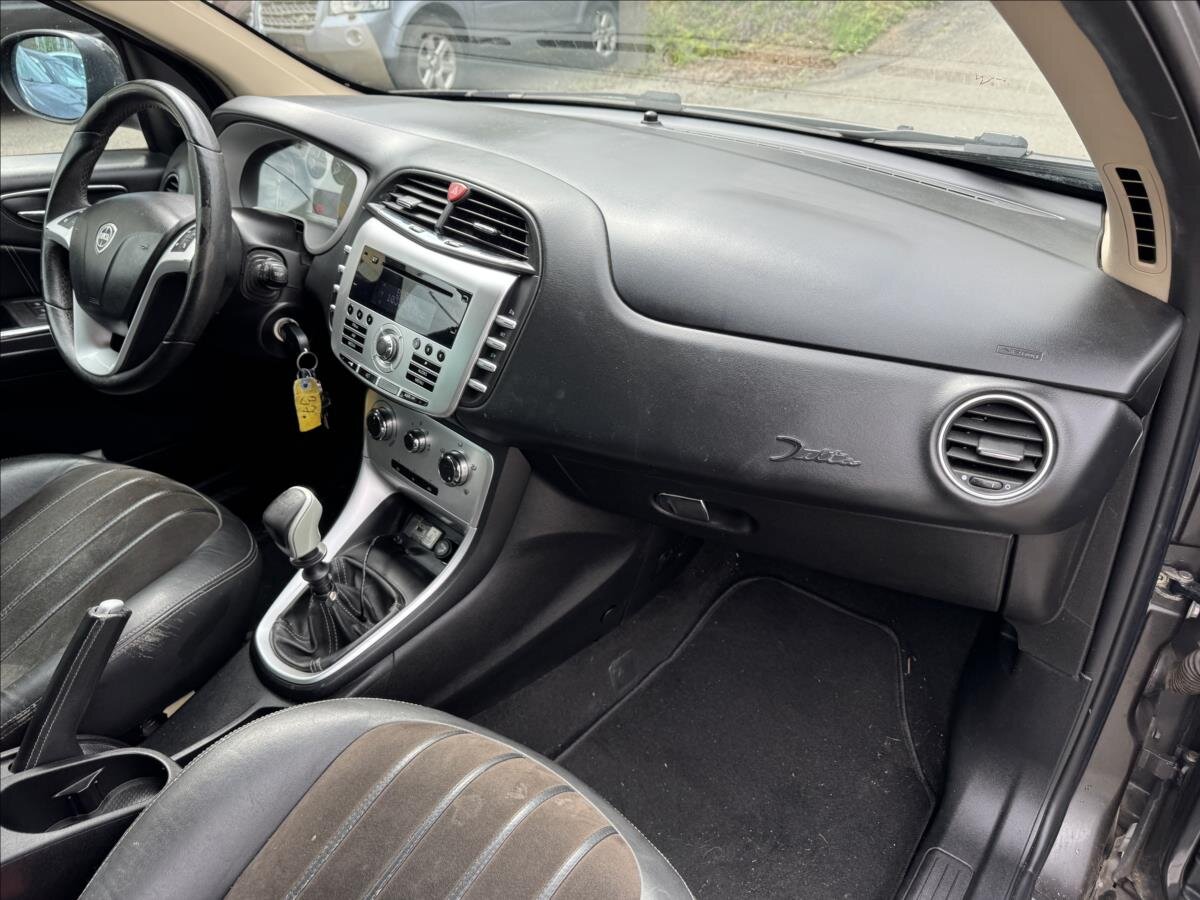 Lancia Delta Hatchback 2,0 l 121 kw