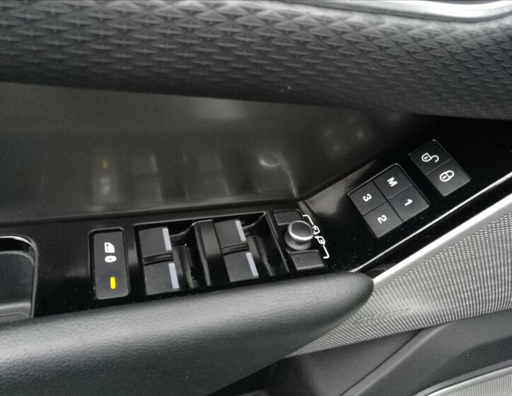Land Rover Range Rover Velar SUV / Terénní 3,0 l 221 kw