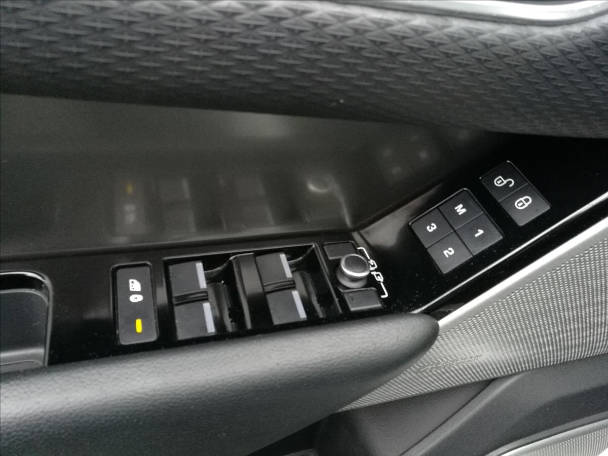 Land Rover Range Rover Velar SUV / Terénní 3,0 l 221 kw