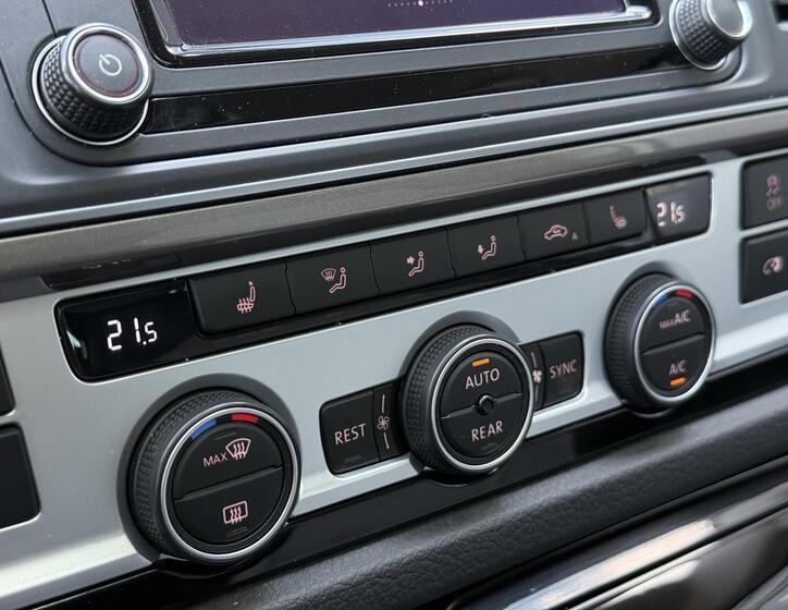 Volkswagen Multivan 27