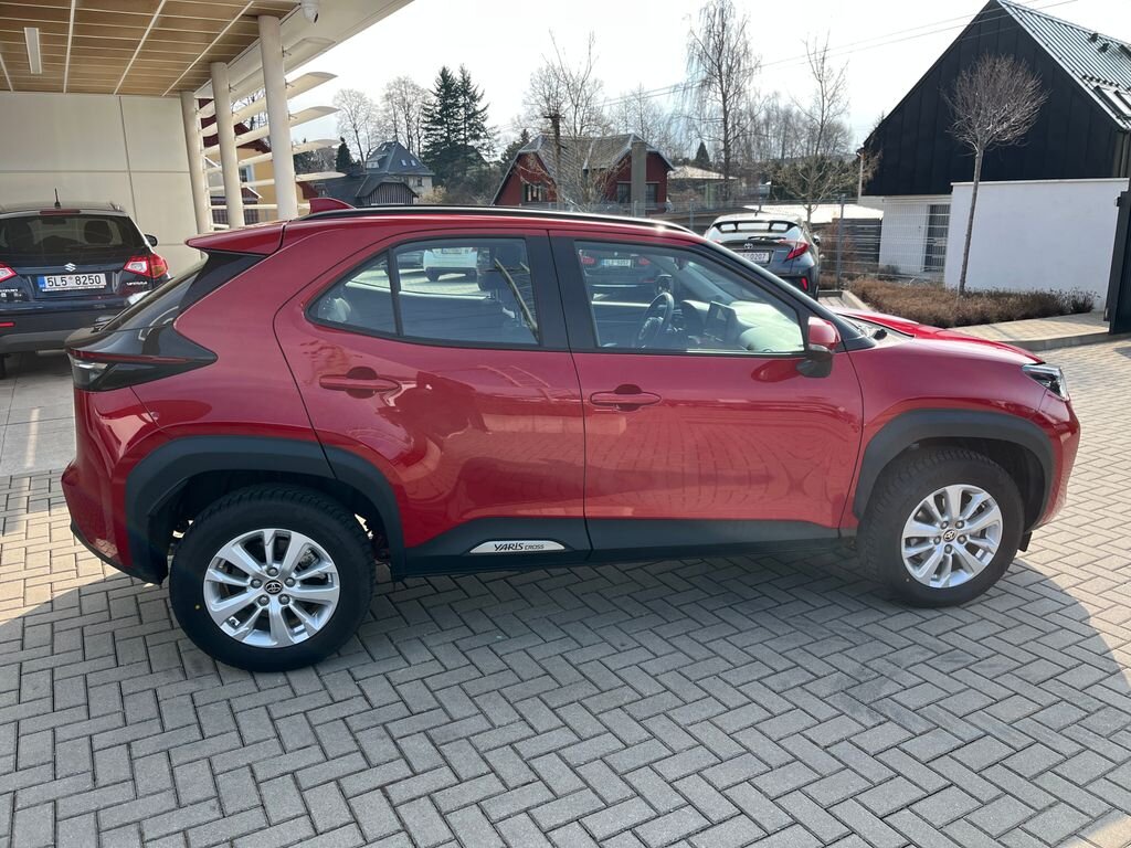 Toyota Yaris Cross SUV / Terénní 1,5 l 68 kw