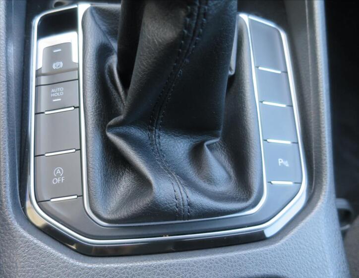 Volkswagen Golf Sportsvan 13