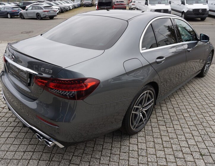 Mercedes-Benz Třídy E Sedan / Limuzína 3,0 l 320 kw