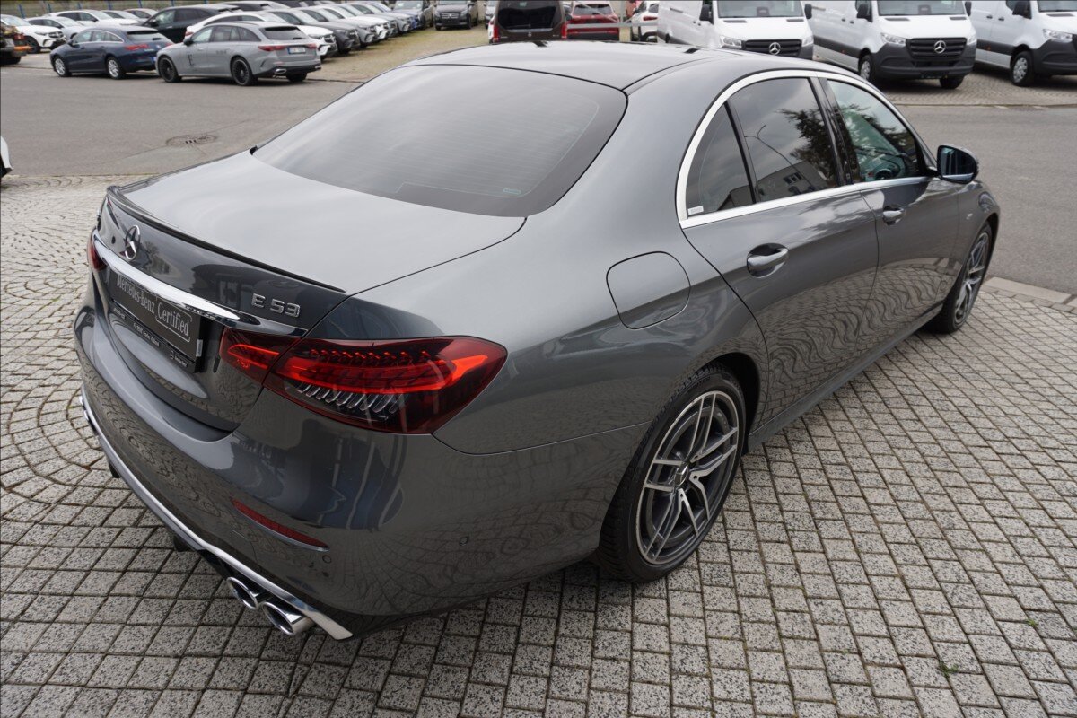 Mercedes-Benz Třídy E Sedan / Limuzína 3,0 l 320 kw