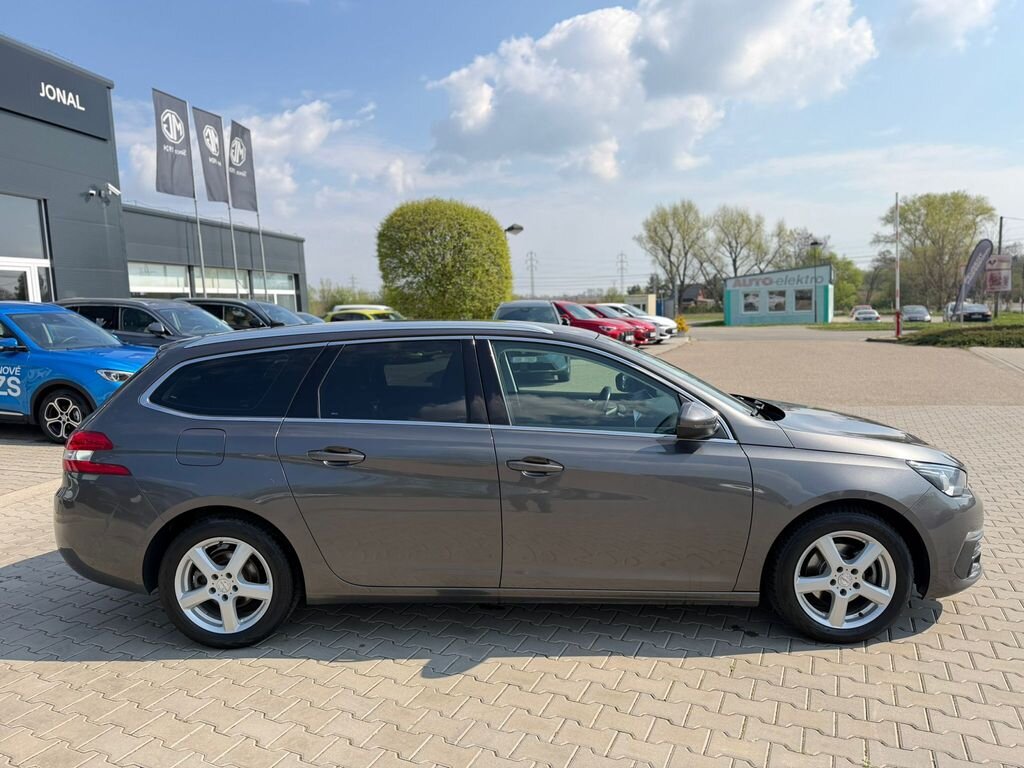 Peugeot 308 Kombi 1,2 l 96 kw
