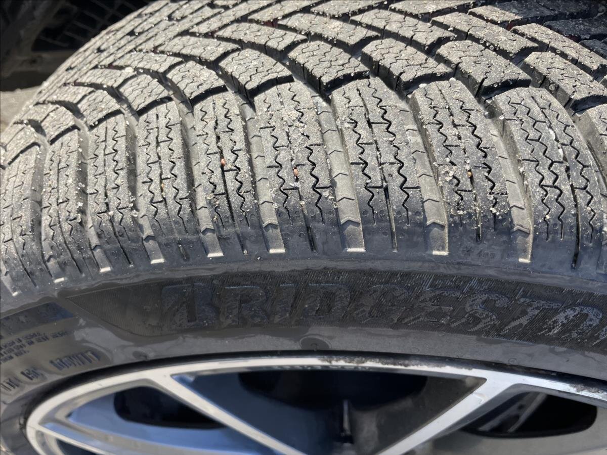 BMW Řada 7 Sedan 3,0 l 210 kw