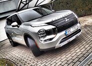 Mitsubishi Outlander SUV / Terénní 2,4 l 162 kw