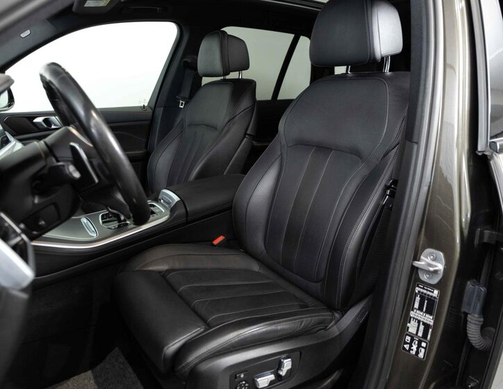 BMW X5 SUV / Terénní 3,0 l 210 kw