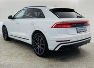 Audi Q8 SUV / Terénní 3,0 l 210 kw