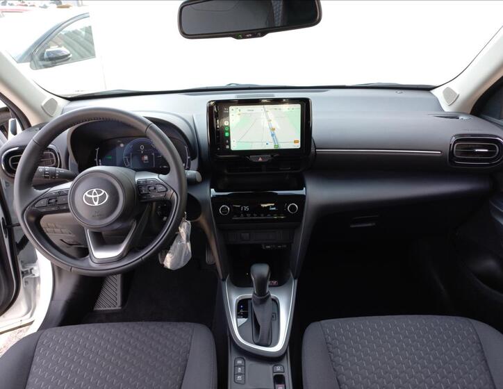 Toyota Yaris Cross 12