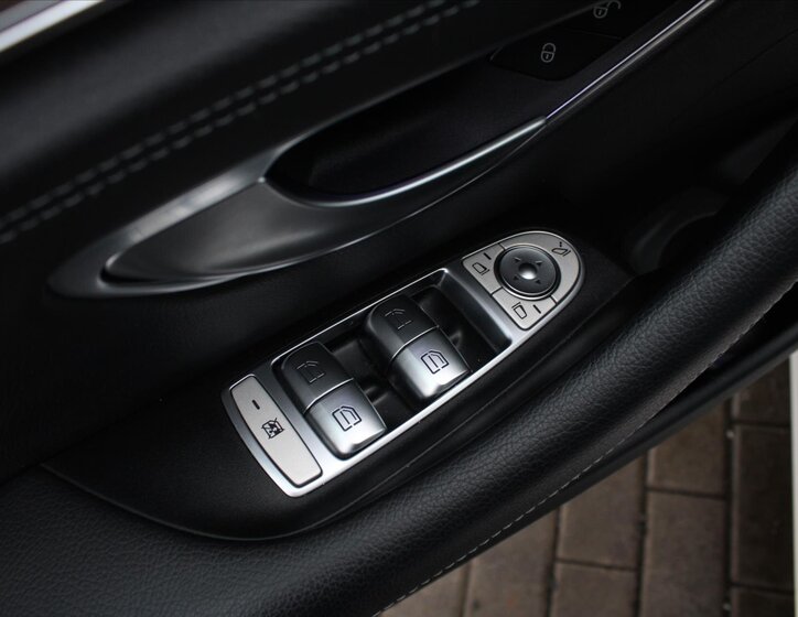 Mercedes-Benz Třídy E Kombi 2,0 l 143 kw