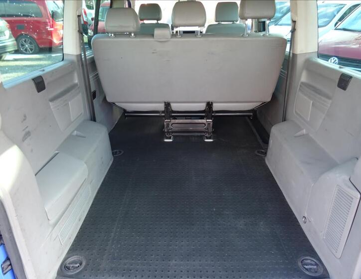 Volkswagen Caravelle 26