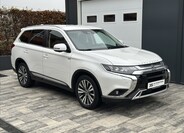 Mitsubishi Outlander 3