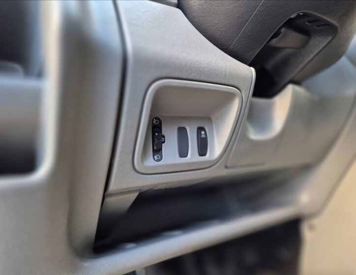 Opel Vivaro Kombi 2,5 l 107 kw