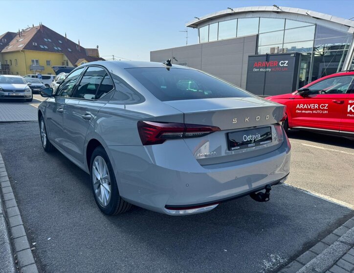 Škoda Octavia Sedan / Limuzína 1,5 l 110 kw