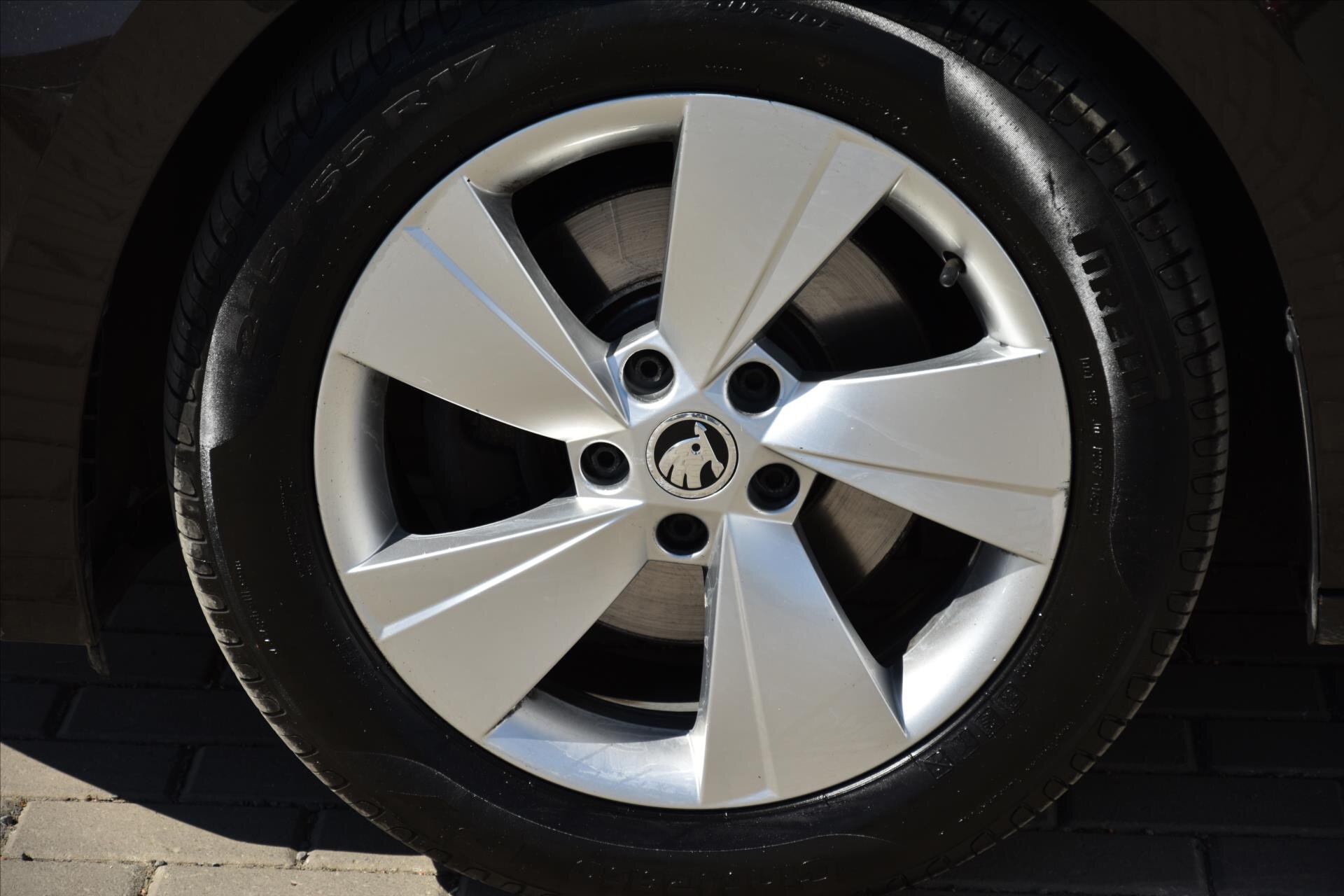 Škoda Superb Kombi 2,0 l 140 kw