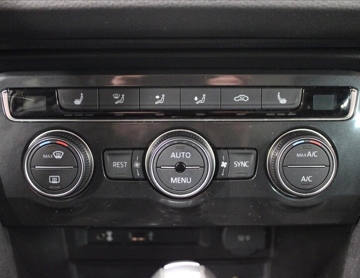 Volkswagen Tiguan SUV / Terénní 2,0 l 110 kw