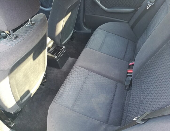 BMW Řada 3 Sedan / Limuzína 2,0 l 100 kw