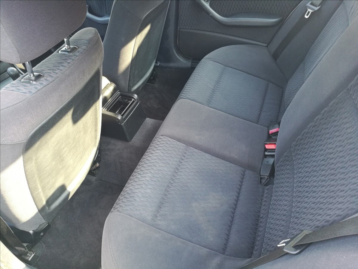 BMW Řada 3 Sedan / Limuzína 2,0 l 100 kw