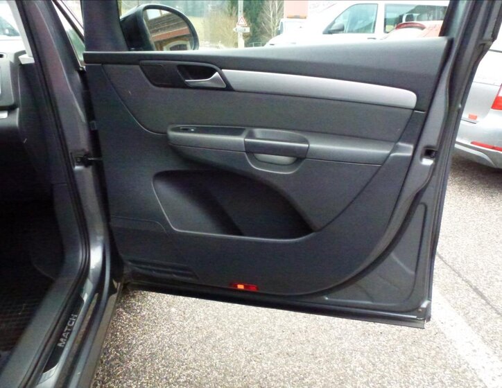 Volkswagen Sharan Kombi 2,0 l 125 kw