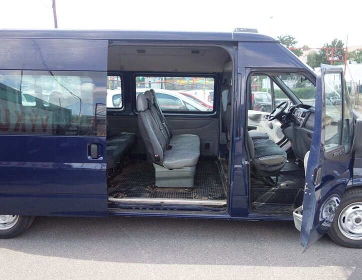 Ford Transit 9