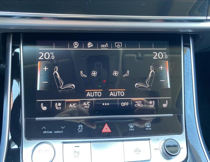 Audi Q8 SUV / Terénní 3,0 l 250 kw