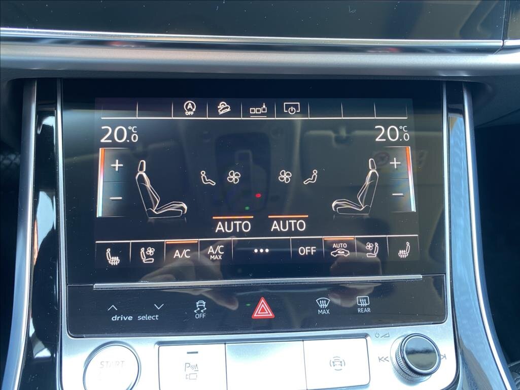 Audi Q8 SUV / Terénní 3,0 l 250 kw