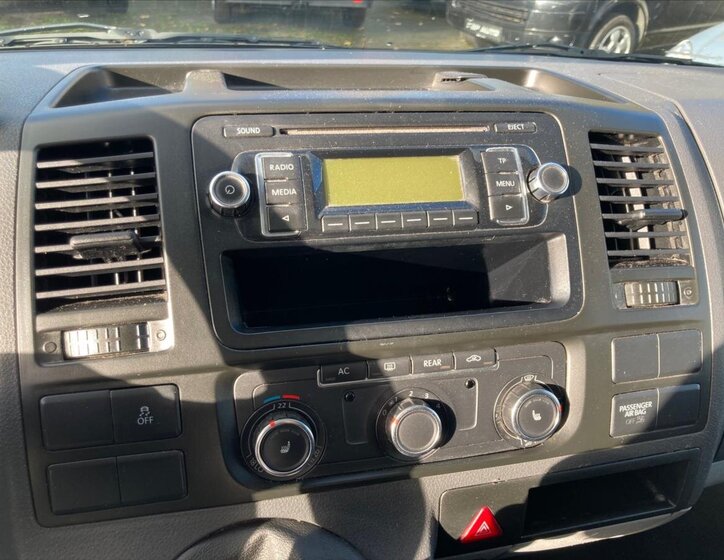 Volkswagen Caravelle 19