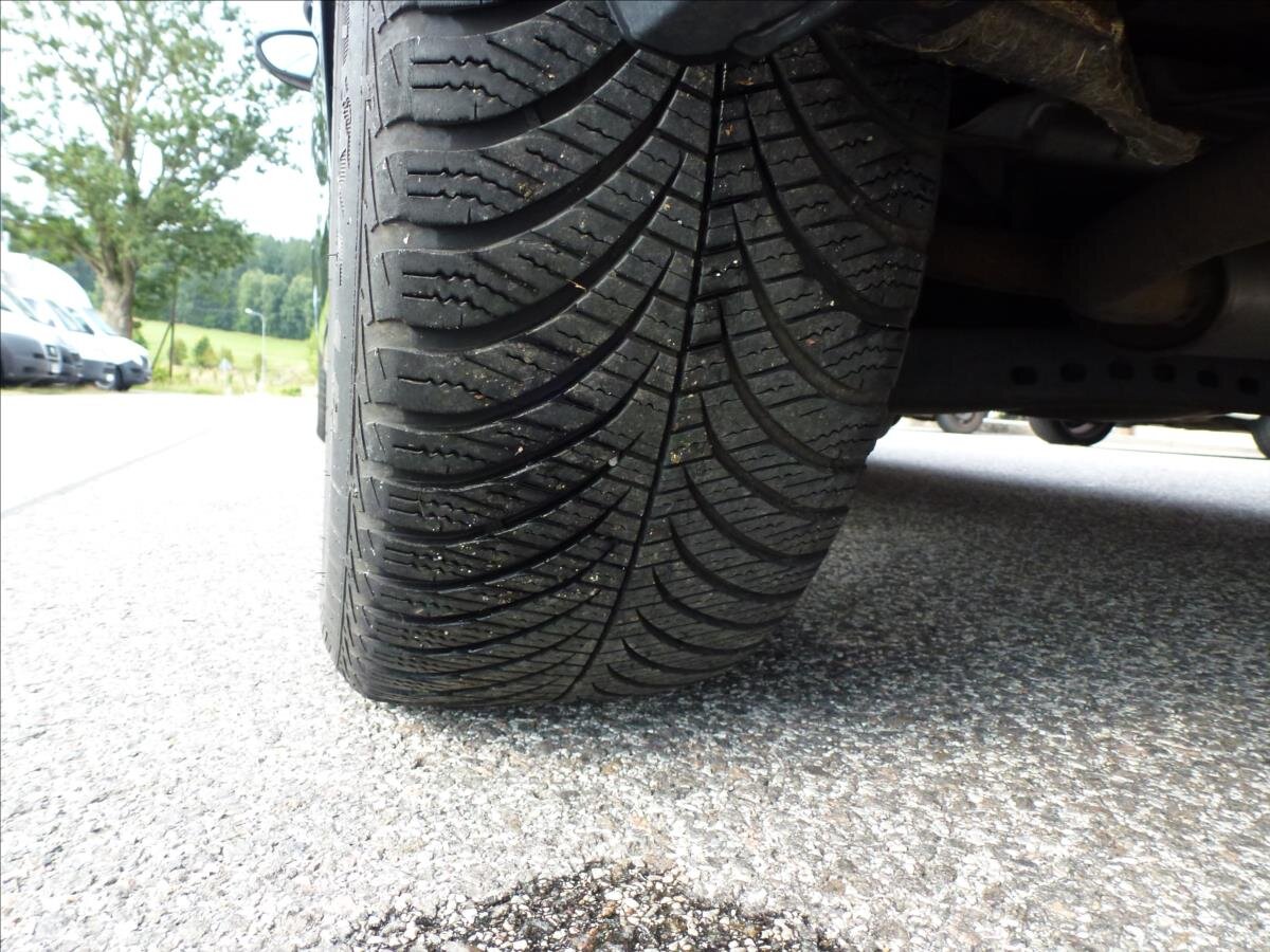 Volkswagen Golf Kombi 1,6 l 81 kw